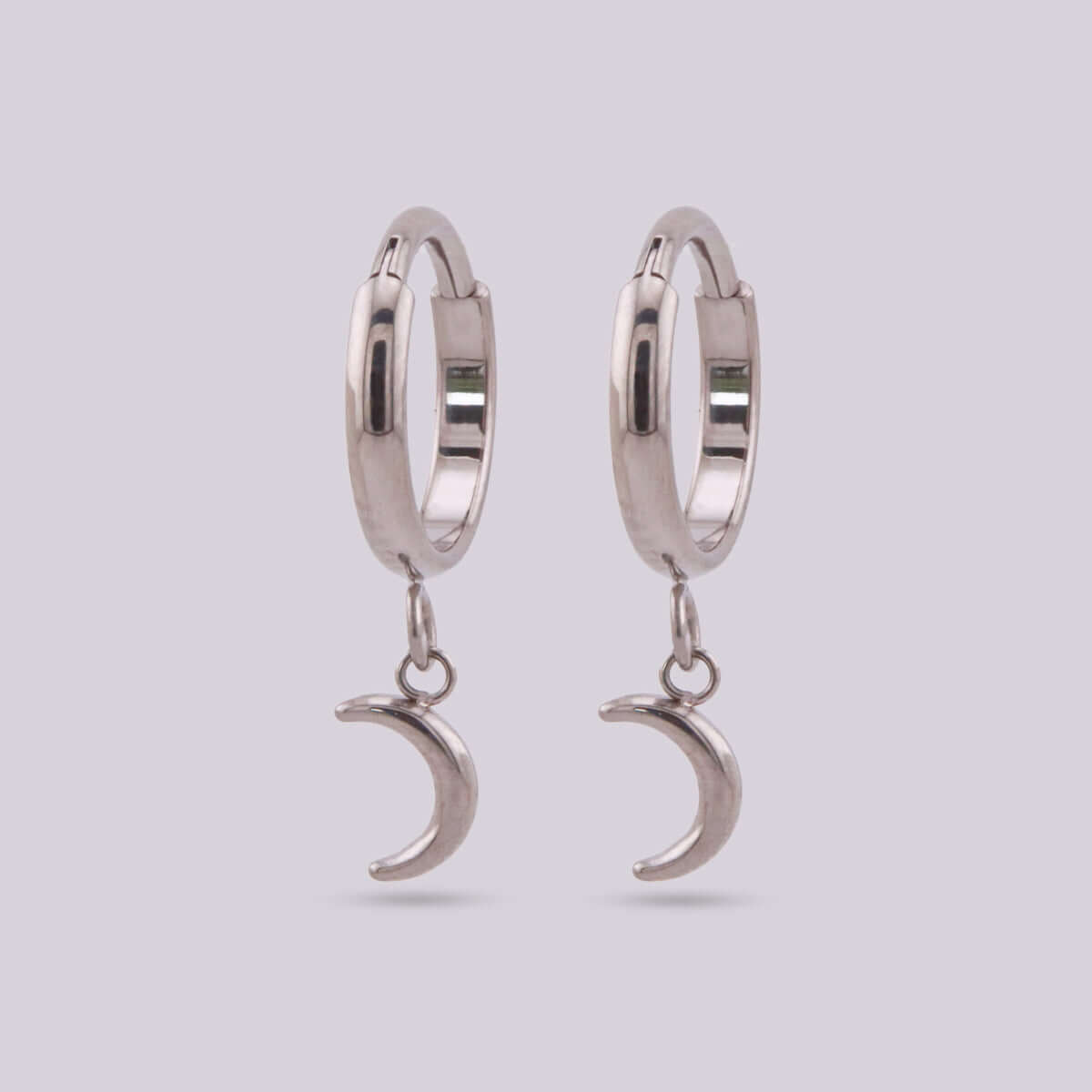 Aretes en Titanio con Luna colgante - Helix Body Jewelry - Tienda Online de Piercings